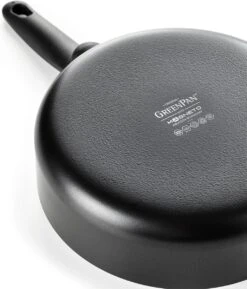 GreenPan Cambridge Hapjespan Met Deksel 28cm - Zwart - Inductie - PFAS-vrij 36 GreenPan Cambridge Hapjespan Met Deksel 28cm - Zwart - Inductie - PFAS-vrij -Pot Bevordering 1026x1200