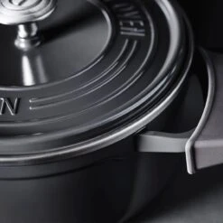 GreenPan Featherweights Braadpan 22cm - Zwart - Inductie - PFAS-vrij 16 GreenPan Featherweights Braadpan 22cm - Zwart - Inductie - PFAS-vrij -Pot Bevordering 1200x1200 1022