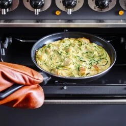 GreenPan Cambridge Hapjespan Met Deksel 24cm - Zwart - Inductie - PFAS-vrij 25 GreenPan Cambridge Hapjespan Met Deksel 24cm - Zwart - Inductie - PFAS-vrij -Pot Bevordering 1200x1200 1251