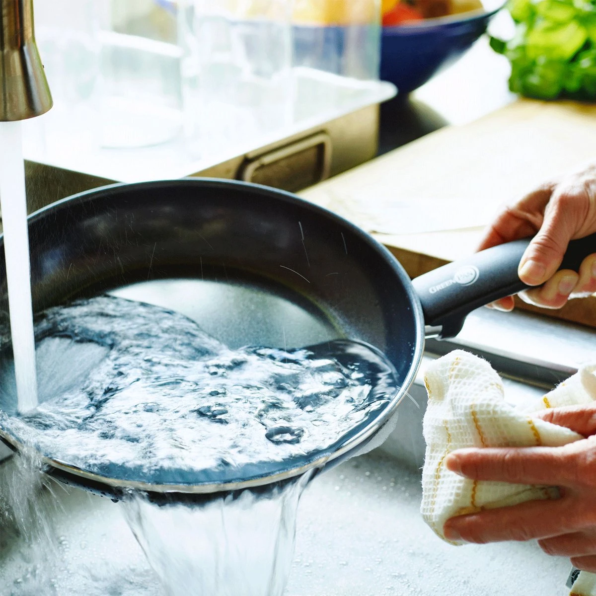 GreenPan Cambridge Grillpan 28cm - Zwart - Inductie - PFAS-vrij 14 GreenPan Cambridge Grillpan 28cm - Zwart - Inductie - PFAS-vrij - Afbeelding 12