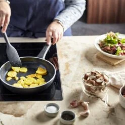 Demeyere Alu Classico 3 Koekenpan – Ceraforce Antikleefpan - Inductie – 20 Cm - PTFE En PFAS Vrij 12 Demeyere Alu Classico 3 Koekenpan – Ceraforce Antikleefpan - Inductie – 20 Cm - PTFE En PFAS Vrij -Pot Bevordering 1200x1200 192