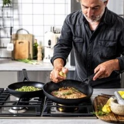 KitchenAid Classic Forged Aluminium Wok ø28cm - Zwart - Inductie - Anti-aanbak -Pot Bevordering 1200x1200 246