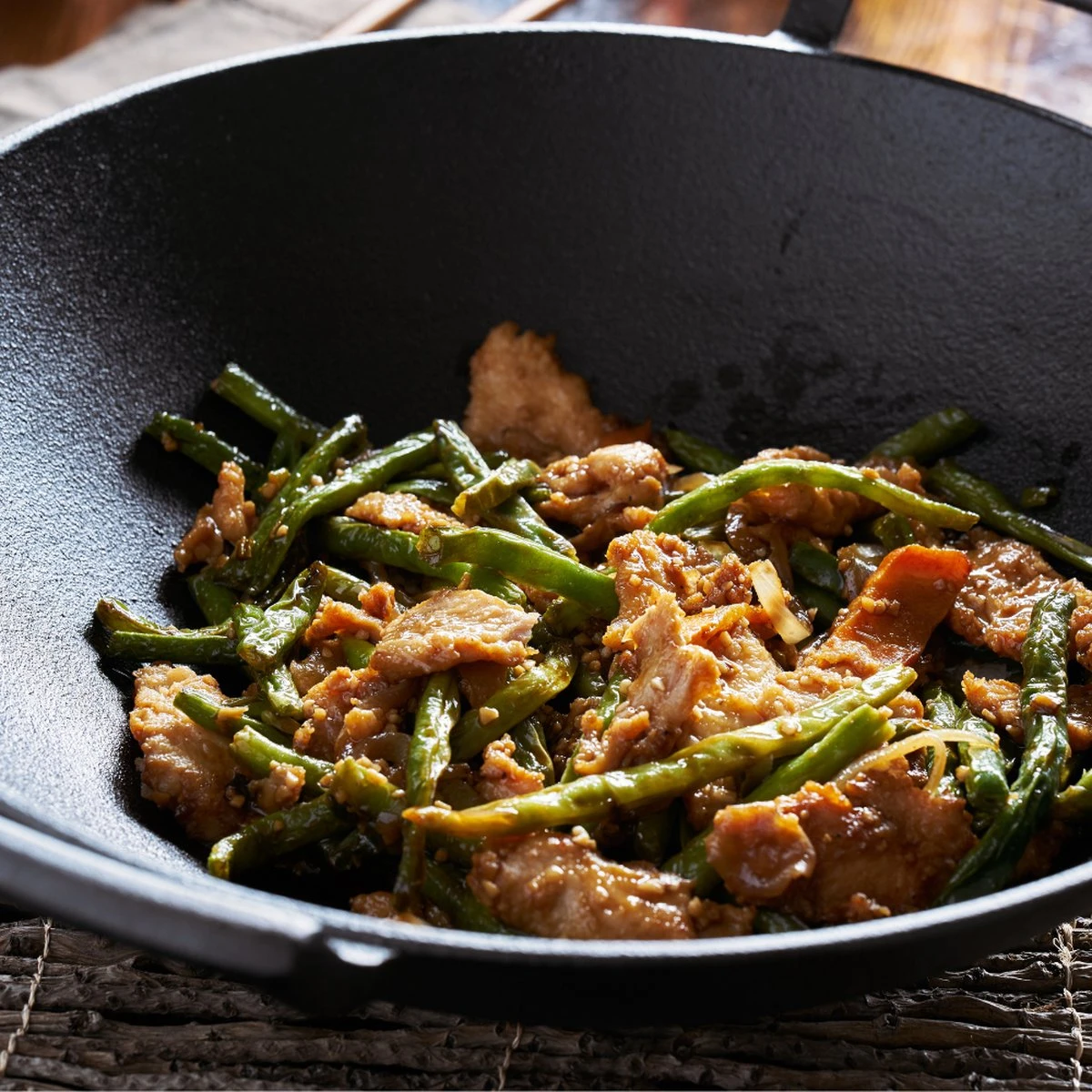 Orange85 Gietijzeren Wokpan - Alle Warmtebronnen - Inductie - Wok - Zwart - 31cm - Gietijzer - Wokpannen 8 Orange85 Gietijzeren Wokpan - Alle Warmtebronnen - Inductie - Wok - Zwart - 31cm - Gietijzer - Wokpannen - Afbeelding 6