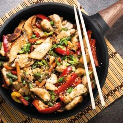 Rosmarino Black Line - Wokpan - Ø30cm - 100% PFAS & PFOA Vrij - Gegoten Aluminium - Non-stick Minerale Coating - Ergonomische Handgreep - Geschikt Voor Alle Warmtebronnen & Vaatwasser 27 Rosmarino Black Line - Wokpan - Ø30cm - 100% PFAS & PFOA Vrij - Gegoten Aluminium - Non-stick Minerale Coating - Ergonomische Handgreep - Geschikt Voor Alle Warmtebronnen & Vaatwasser -Pot Bevordering 1200x1200 306