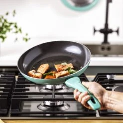 VitaVerde Expert Koekenpannenset Ø 20cm + Ø 24cm + Ø 28cm - Turquoise - Inductie - PFAS-vrij 16 VitaVerde Expert Koekenpannenset Ø 20cm + Ø 24cm + Ø 28cm - Turquoise - Inductie - PFAS-vrij -Pot Bevordering 1200x1200 373