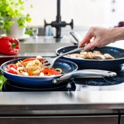 Blue Diamond, Keramische Koekenpan Verrijkt Met Diamantdeeltjes – Inductie Koekenpan Ø 24 Cm – PFAS En PHOA Vrij 10 Blue Diamond, Keramische Koekenpan Verrijkt Met Diamantdeeltjes – Inductie Koekenpan Ø 24 Cm – PFAS En PHOA Vrij -Pot Bevordering 1200x1200 395