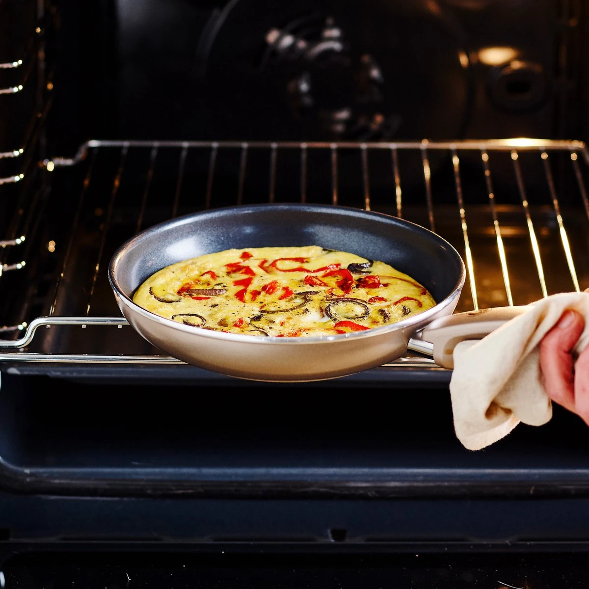 GreenPan Cambridge Koekenpan 28cm - Brons - Inductie - PFAS-vrij 14 GreenPan Cambridge Koekenpan 28cm - Brons - Inductie - PFAS-vrij - Afbeelding 12