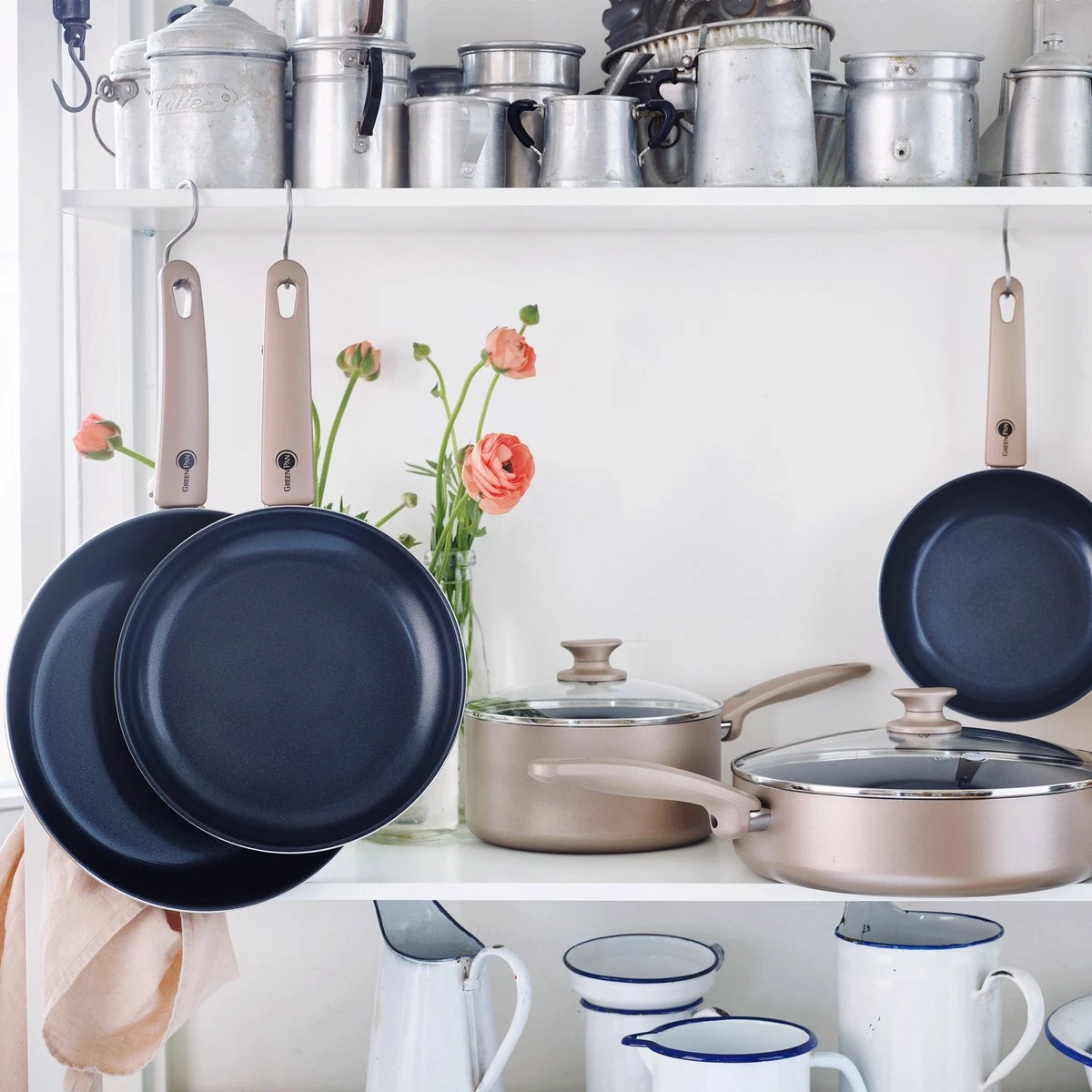 GreenPan Cambridge Koekenpan 28cm - Brons - Inductie - PFAS-vrij 19 GreenPan Cambridge Koekenpan 28cm - Brons - Inductie - PFAS-vrij - Afbeelding 17