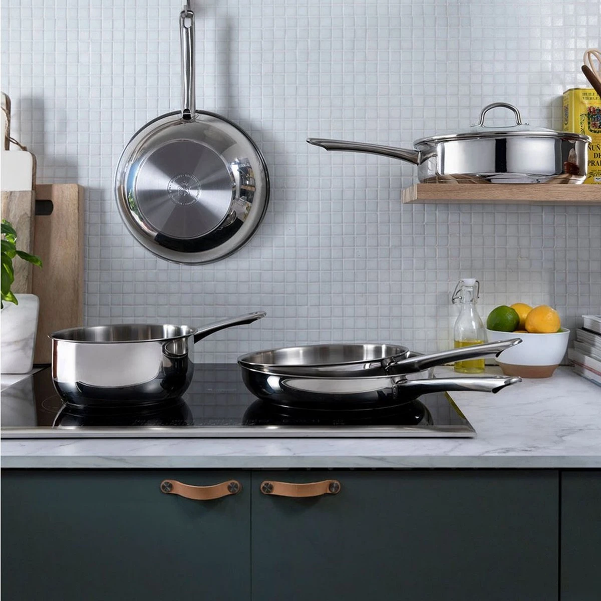 BK Hapjespan - Met Deksel - Bright RVS - ø 28 Cm - Zonder Anti-aanbaklaag 4 BK Hapjespan - Met Deksel - Bright RVS - ø 28 Cm - Zonder Anti-aanbaklaag - Afbeelding 2