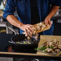 KitchenAid Hard Geanodiseerd Aluminium Koekenpannenset ø20+24+28cm - Zwart - Inductie -Pot Bevordering 1200x1200 735