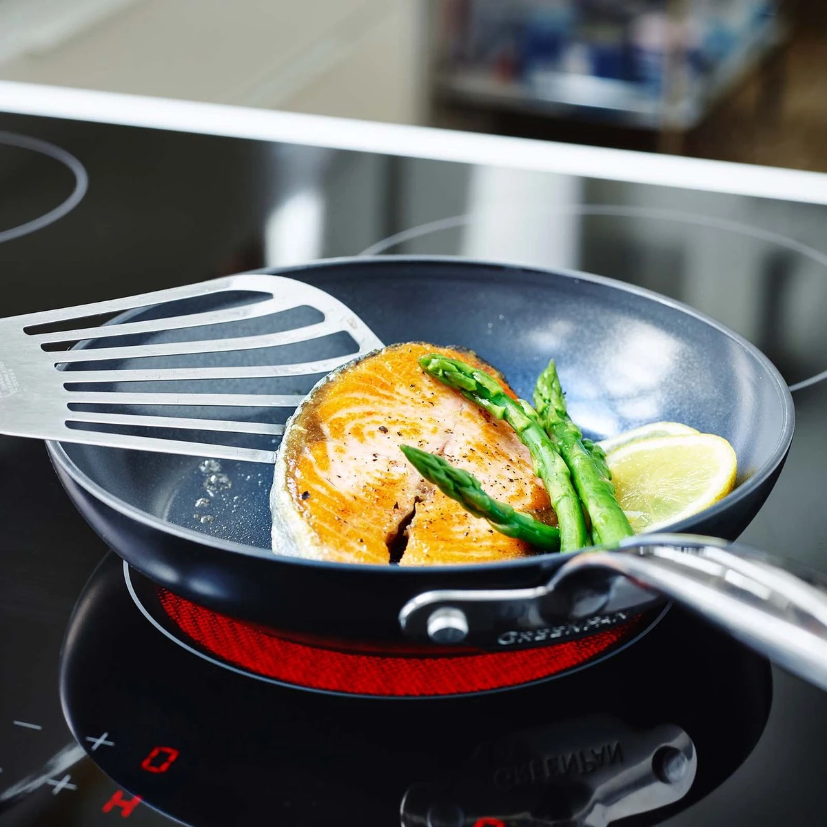 GreenPan Barcelona Infinity Pro Koekenpannenset - 3-delig - Zwart - Inductie - PFAS-vrij 19 GreenPan Barcelona Infinity Pro Koekenpannenset - 3-delig - Zwart - Inductie - PFAS-vrij - Afbeelding 17