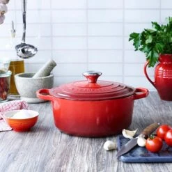 Le Creuset Gietijzeren Braadpan - 26cm 5,3 L - Kersenrood -Pot Bevordering 1200x1200 947