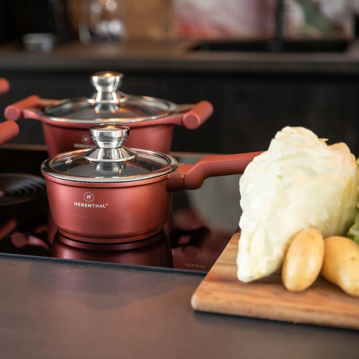 Herenthal Pannenset Inductie - Luxe 10-delige Koekenpan Inductie - Voor Alle Warmtebronnen - Pannen Met Glazen Deksels En Koudgrepen - Burgundy 9 Herenthal Pannenset Inductie - Luxe 10-delige Koekenpan Inductie - Voor Alle Warmtebronnen - Pannen Met Glazen Deksels En Koudgrepen - Burgundy - Afbeelding 7