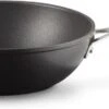 Le Creuset Wokpan - Met Steel - Les Forgées TNS - ø 26 Cm / 3.4 Liter - Standaard Anti-aanbaklaag 1 Le Creuset Wokpan - Met Steel - Les Forgées TNS - ø 26 Cm / 3.4 Liter - Standaard Anti-aanbaklaag -Pot Bevordering 1200x372