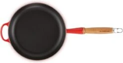 Le Creuset Koekenpan Signature Kersenrood - ø 28 Cm / 2.6 Liter - Geëmailleerde Anti-aanbaklaag 11 Le Creuset Koekenpan Signature Kersenrood - ø 28 Cm / 2.6 Liter - Geëmailleerde Anti-aanbaklaag -Pot Bevordering 1200x616 2