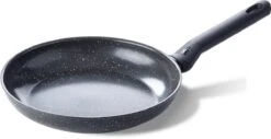 BK Universe Koekenpan Ø 24cm - Inductie - Anti-aanbak - PFAS-vrij 23 BK Universe Koekenpan Ø 24cm - Inductie - Anti-aanbak - PFAS-vrij -Pot Bevordering 1200x619 1