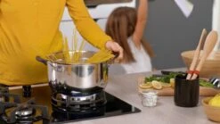 Tefal Cook & Cool E493S6 - Set 3-delig (kookpan 20/24 + Steelpan 16) 35 Tefal Cook & Cool E493S6 - Set 3-delig (kookpan 20/24 + Steelpan 16) -Pot Bevordering 1200x674 7