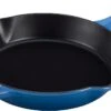 Le Creuset Ronde Hoge Skillet 26cm Marseilleblauw 1 Le Creuset Ronde Hoge Skillet 26cm Marseilleblauw -Pot Bevordering 1200x700 3