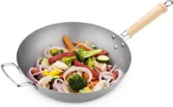 Navaris Grote Wokpan Geschikt Voor Inductie - Koolstofstalen Wok Met Twee Handvaten - Carbon Steel Wok 30 Cm Diameter - Voor Roerbak- En Wokgerechten 11 Navaris Grote Wokpan Geschikt Voor Inductie - Koolstofstalen Wok Met Twee Handvaten - Carbon Steel Wok 30 Cm Diameter - Voor Roerbak- En Wokgerechten -Pot Bevordering 1200x743 2