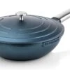 Westinghouse Performance Series - Wokpan Inductie - 28cm Luxe Wok Met Deksel - Blauw - Geschikt Voor Alle Warmtebronnen 1 Westinghouse Performance Series - Wokpan Inductie - 28cm Luxe Wok Met Deksel - Blauw - Geschikt Voor Alle Warmtebronnen -Pot Bevordering 1200x743 3