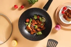 Royal Swiss® - 33-delige Pannenset Inductie - Pannensets - Afneembare Handgreep - Glazen Deksel - Geschikt Voor Oven - PFAS-vrij 6 Royal Swiss® - 33-delige Pannenset Inductie - Pannensets - Afneembare Handgreep - Glazen Deksel - Geschikt Voor Oven - PFAS-vrij -Pot Bevordering 1200x799 4