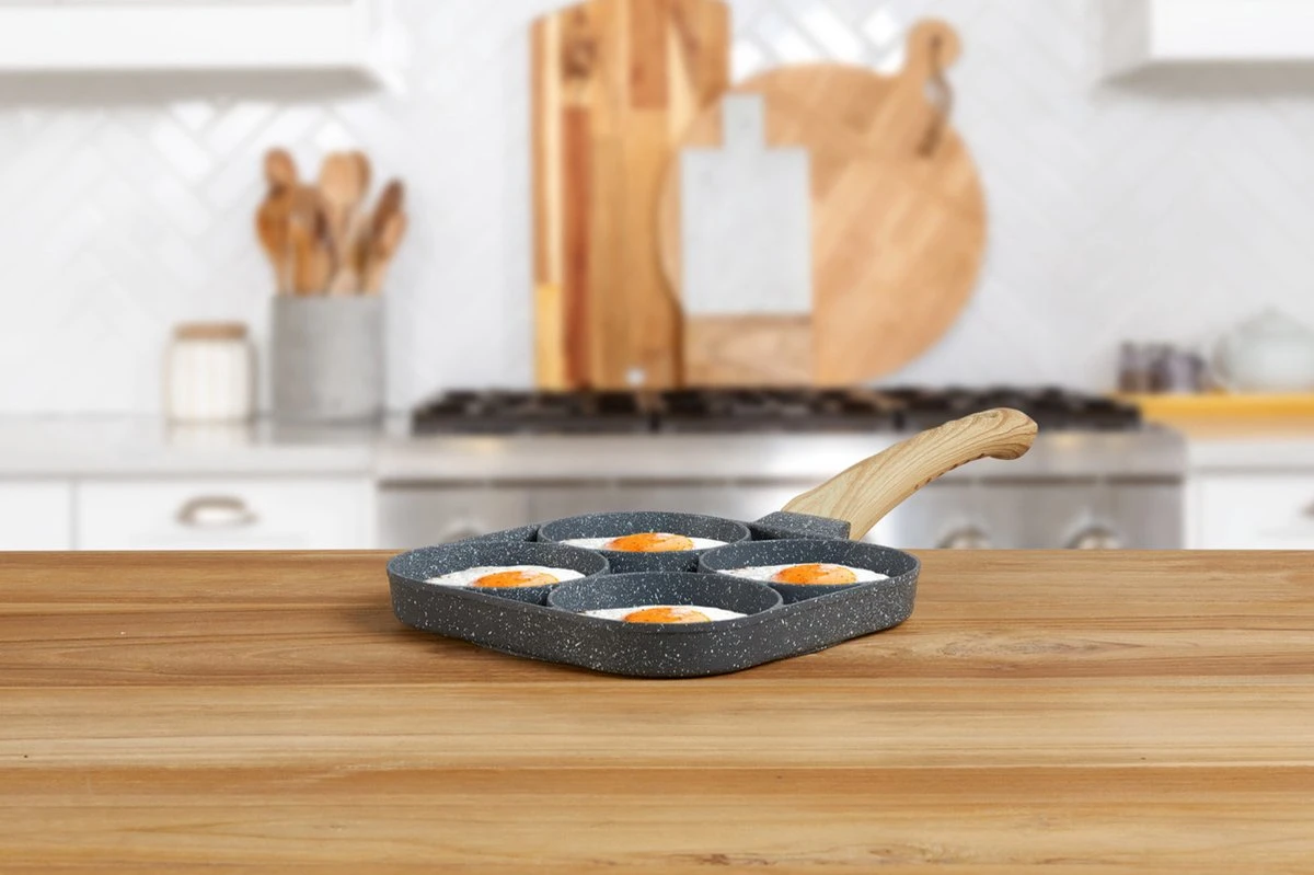 Magnani - Eierpan - 4 Bakplaten Van ⌀ 8 Cm - Voor Gas- En Elektrische Kookplaten - Aluminium - Houten Handvat - 38 X 18.7 X 2 Cm 7 Magnani - Eierpan - 4 Bakplaten Van ⌀ 8 Cm - Voor Gas- En Elektrische Kookplaten - Aluminium - Houten Handvat - 38 X 18.7 X 2 Cm - Afbeelding 5