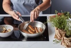 Demeyere Restoline 3 RVS Koekenpan – Koekenpan Inductie - 28 Cm – PTFE-vrij 13 Demeyere Restoline 3 RVS Koekenpan – Koekenpan Inductie - 28 Cm – PTFE-vrij -Pot Bevordering 1200x800 115