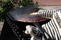 The Windmill Koekenpan Skillet Extra - 31,5 Cm - Gietijzer Zwart 29 The Windmill Koekenpan Skillet Extra - 31,5 Cm - Gietijzer Zwart -Pot Bevordering 1200x800 68