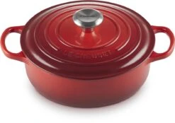 Le Creuset - Gietijzeren - Lage Braadpan - 24cm - Kersenrood 23 Le Creuset - Gietijzeren - Lage Braadpan - 24cm - Kersenrood -Pot Bevordering 1200x843 2