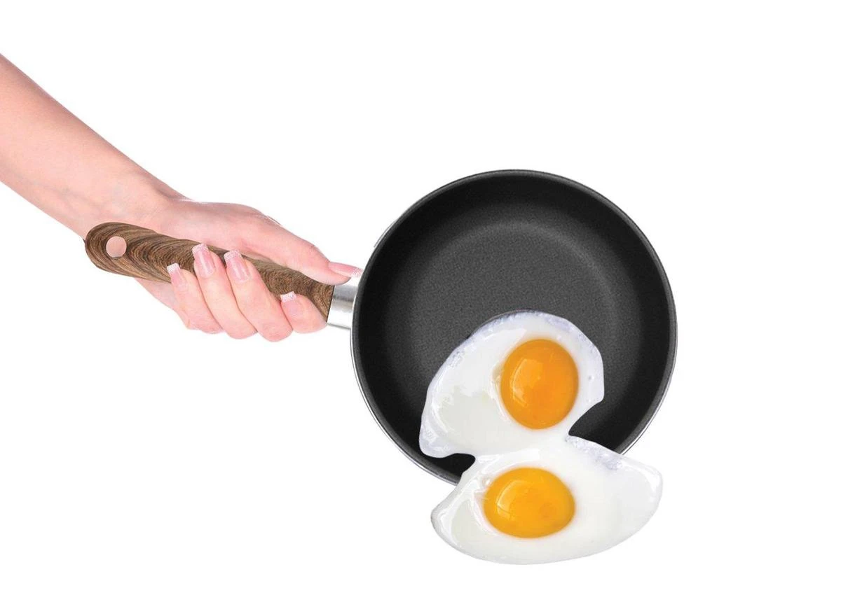 Nuovva Koperen Koekenpan - Keramische Antikleeflaag – Houten Handvat Koekenpan - Ø 24 Cm Inductie - PTFE-vrij 7 Nuovva Koperen Koekenpan - Keramische Antikleeflaag – Houten Handvat Koekenpan - Ø 24 Cm Inductie - PTFE-vrij - Afbeelding 5