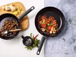 Gero Erik Wok Ø 28 Cm - Aluminium - Inductie - PFAS-vrij 9 Gero Erik Wok Ø 28 Cm - Aluminium - Inductie - PFAS-vrij -Pot Bevordering 1200x900 25