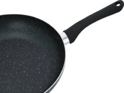 Alpina Koekenpan Ø28cm - Alle Warmtebronnen, Ook Inductie - Anti-aanbak - Gemarmerd - Zwart 9 Alpina Koekenpan Ø28cm - Alle Warmtebronnen, Ook Inductie - Anti-aanbak - Gemarmerd - Zwart -Pot Bevordering 1200x901 7