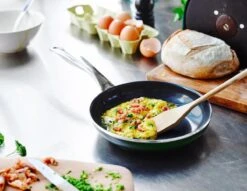 Dagelijkse Kost Door Jeroen Meus - Koekenpan ø28cm - Inductie - Anti-aanbak - PFAS-vrij 20 Dagelijkse Kost Door Jeroen Meus - Koekenpan ø28cm - Inductie - Anti-aanbak - PFAS-vrij -Pot Bevordering 1200x926 40