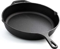 Nuovva Cast Iron Skillet / Gietijzeren Pan - 32cm 9 Nuovva Cast Iron Skillet / Gietijzeren Pan - 32cm -Pot Bevordering 1200x976 3