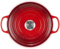 Le Creuset - Gietijzeren - Lage Braadpan - 24cm - Kersenrood 33 Le Creuset - Gietijzeren - Lage Braadpan - 24cm - Kersenrood -Pot Bevordering 1200x998 1