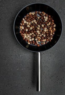 Combekk Koekenpan Ceramic Pro - Koekenpan - Anti-aanbak - Keramisch - Roestvrijstaal - 28cm 12 Combekk Koekenpan Ceramic Pro - Koekenpan - Anti-aanbak - Keramisch - Roestvrijstaal - 28cm -Pot Bevordering 818x1200